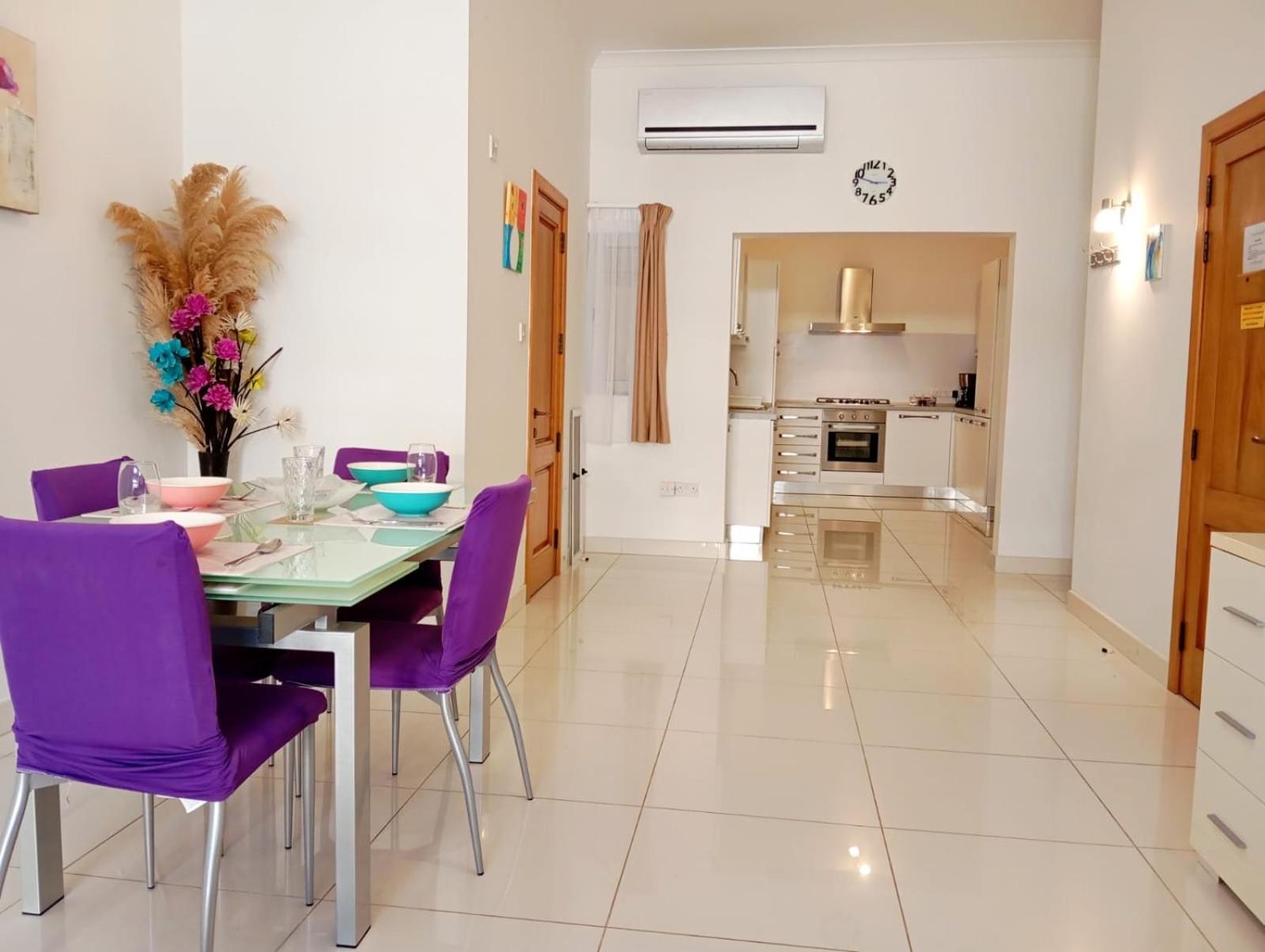 Modern Apartment In The Heart Of Sliema Steps From The Seafront ภายนอก รูปภาพ